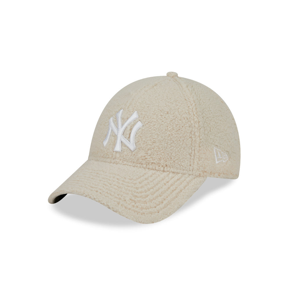 New Era 9Forty Strapback Sherpa Cap - BORG NY Yankees